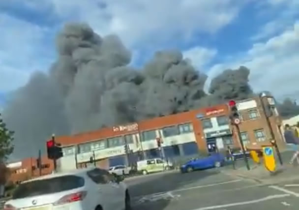 100 Firefighters Tackle Park Royal Blaze