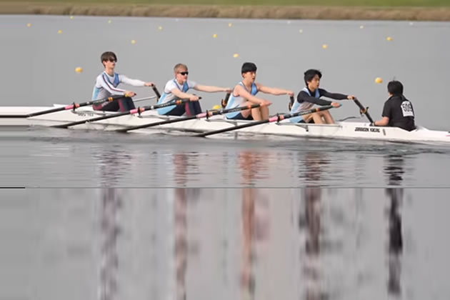 The Brentford Boat Club crew on the water 