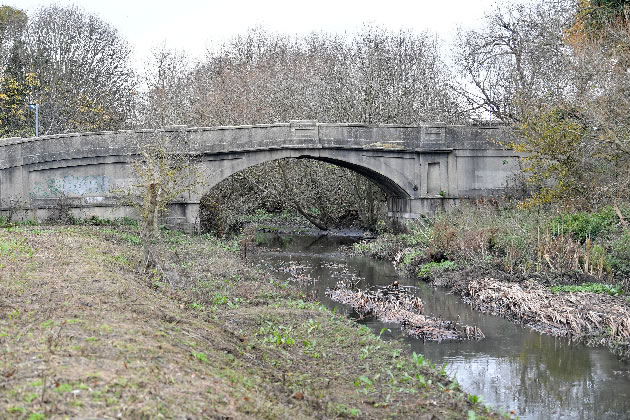 The River Crane crosses through Cranford Park