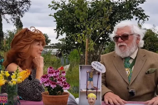 Rula Lenska and Paul Lynch present prizes at last year's virtual Summer Show