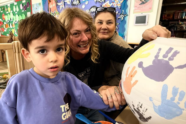 One of the child artists with Roz Wallis and Tina Heighes