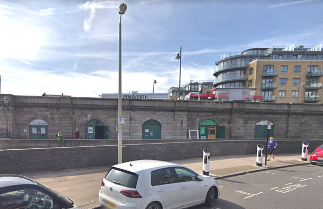 The Arches under Kew Bridge