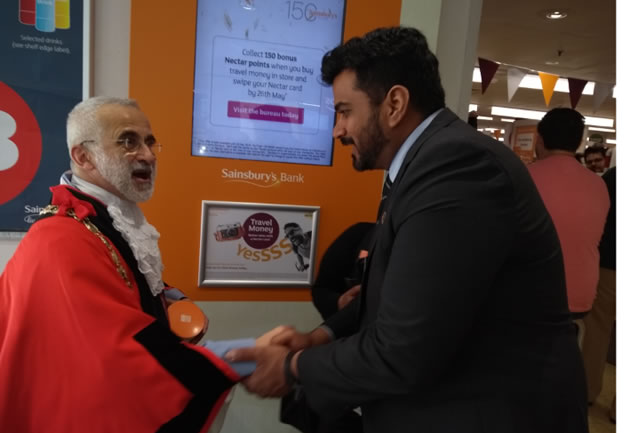 hounslow maor meets manager of sainsburys 