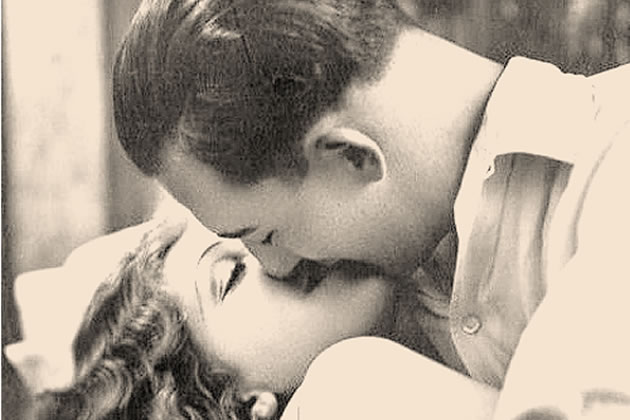 The play concerns the 1935 trial of Alma Rattenbury and her teenage lover George Percy Stoner