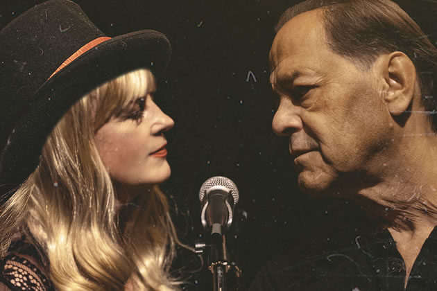 Wendy Morgan as Stevie Nicks and Julian Littman as Lindsey Buckingham