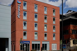 Chiswick Hotel Offers Free Christmas Wrapping Room