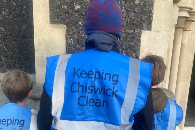 Members of the Chiswick Litter Pick Team