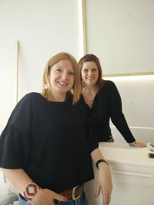 Evelyn O' Flaherty and Sandra O' Connell  - Mooch