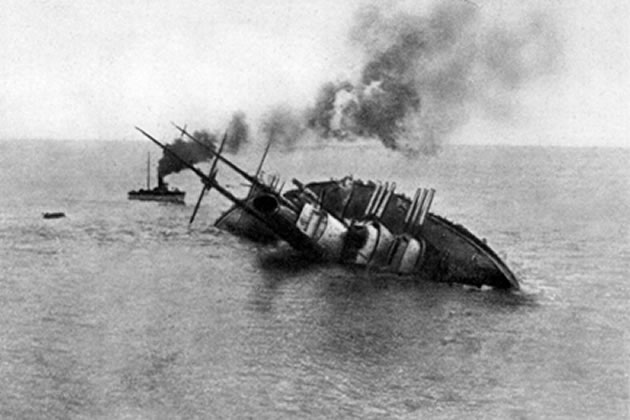 The final moments of the SMS Szent Istv&aacute;n, an Austro-Hungarian dreadnought battleship