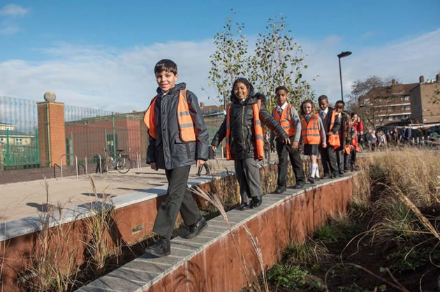 Local children visit rain garden 