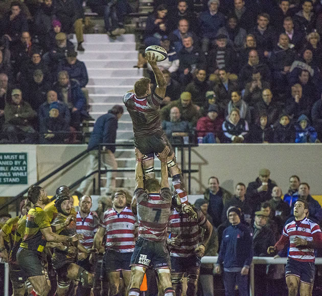 Park win the ball at the line-out