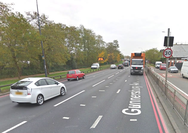 Gunnersbury Avenue north of Chiswick Roundabout