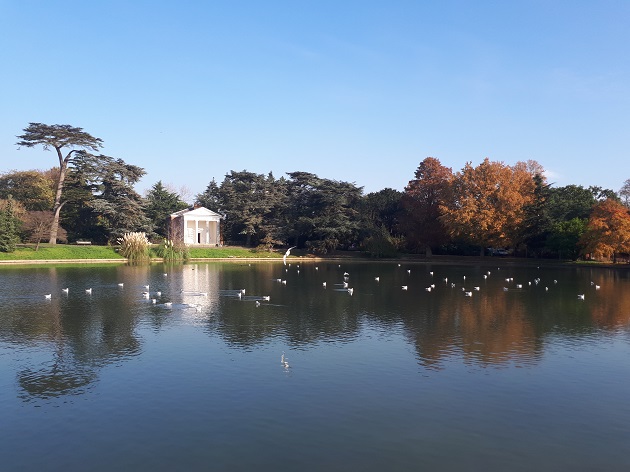 Temple and round pond