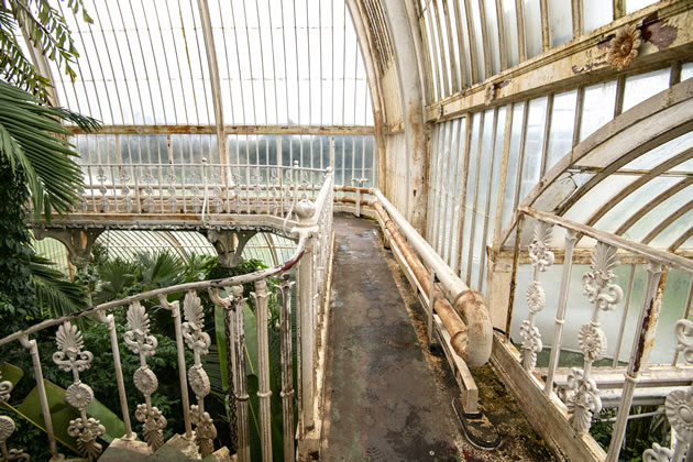 Palm House balcony rust, Kew Gardens. Credit: Jeff Eden/RBG Kew