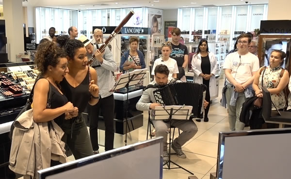 Street opera in Elys in Wimbledon in 2018